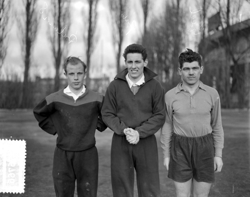 Voetbalkoppen Nederlands elftal (links) Freek Bellaard (DFC Dordrecht) (rechts)…, Bestanddeelnr 907-6766