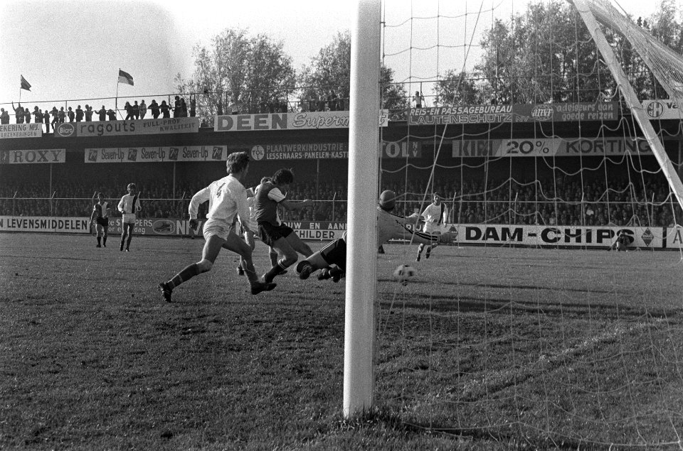 Volendam tegen Feyenoord 0-3, doelpunt van Schoenmaker, Bestanddeelnr 925-0732