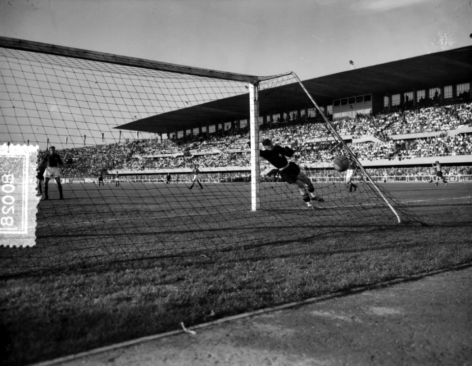 Voetbal Zwitserland tegen Nederland Lausanne 2-3, Bestanddeelnr 908-0028