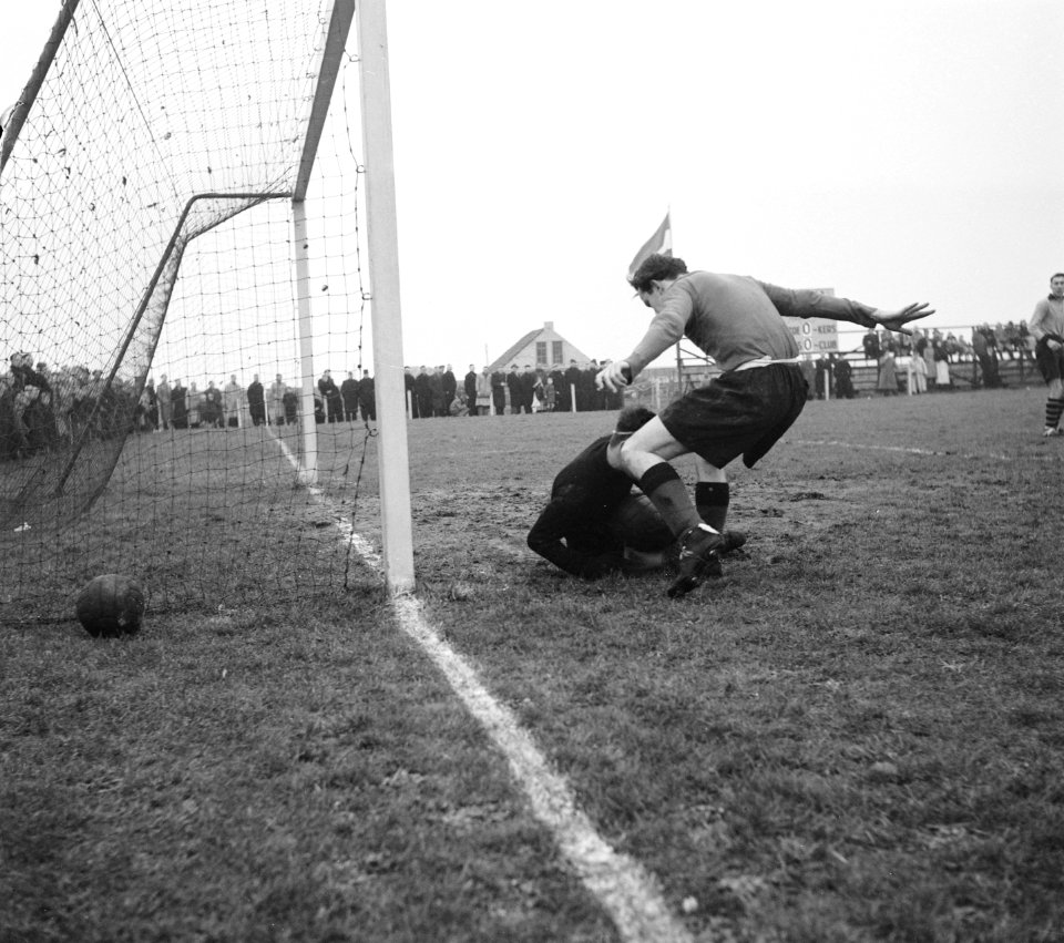 Volendam tegen AFC 3-1 voetbal, Bestanddeelnr 904-4160