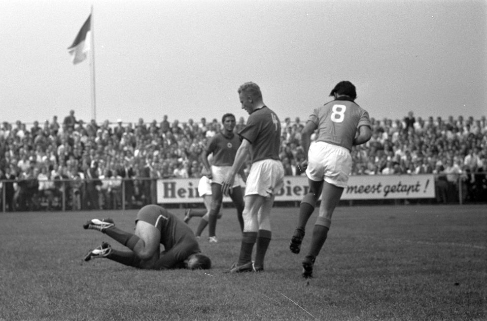 Volendam tegen DWSA 3-1, Volendam juicht na de overwinning, Bestanddeelnr 910-6223