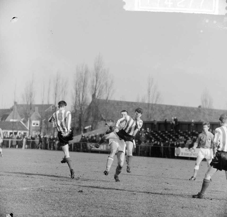 Volendam tegen Eindhoven 0-3, spelmoment, Bestanddeelnr 917-4277