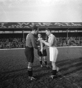 Voetbal op Griffin Park te Brentford, Nederland tegen België, Bestanddeelnr 934-8531