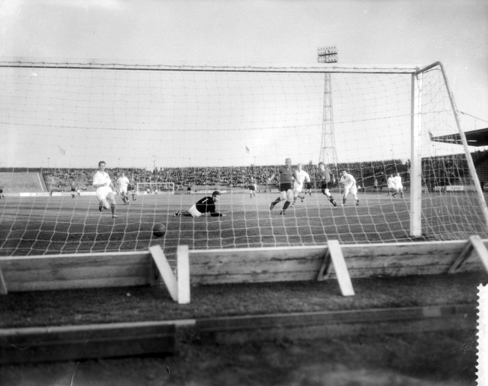 Voetbal Nederlands elftal tegen Luxemburg in het stadion De Vliert te Den Bosch , Bestanddeelnr 910-3673
