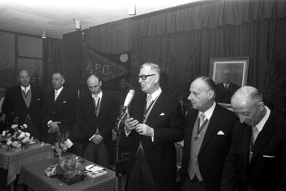 Voetbalclub AFC 75 jaar. Receptie in Buitenveldert, Adam Links Van Praag (Ajax) , Bestanddeelnr 923-1841