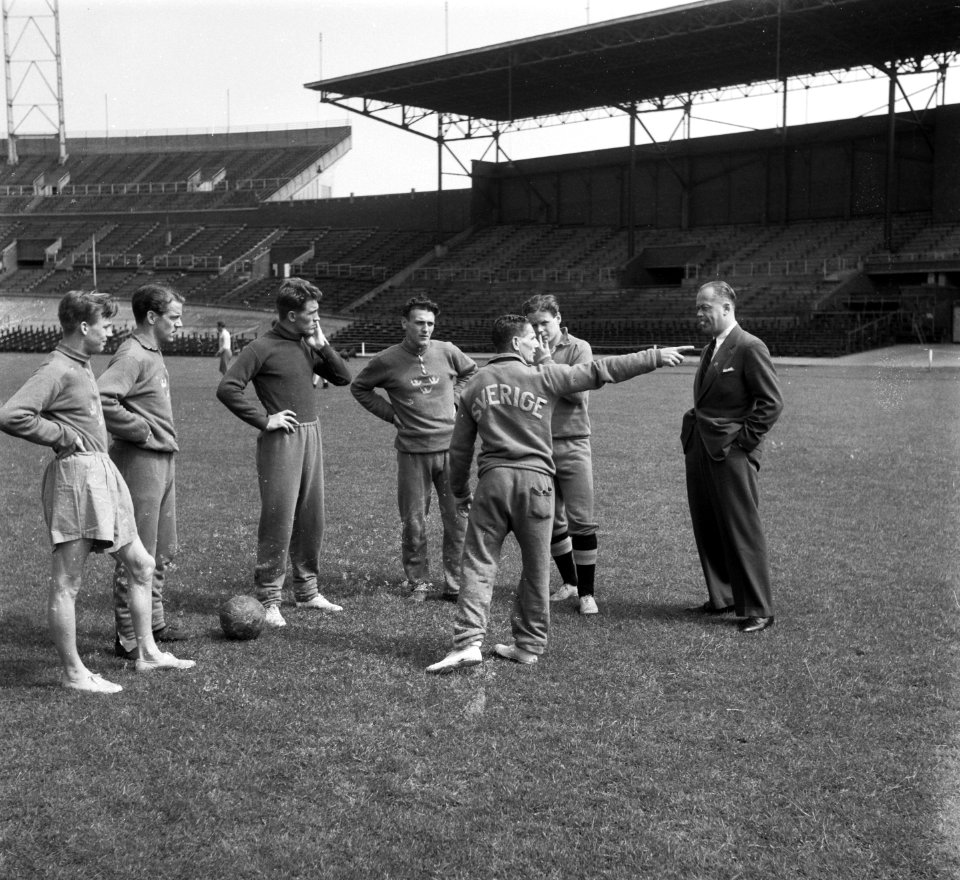 Voetbal Nederland-Zweden. Zweden trainen in Olympisch Stadion, Bestanddeelnr 905-1087