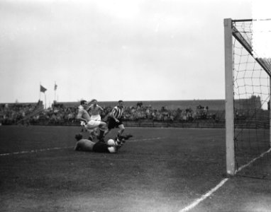 Voetbal Willem II tegen PSV, spelmoment, Bestanddeelnr 906-7950