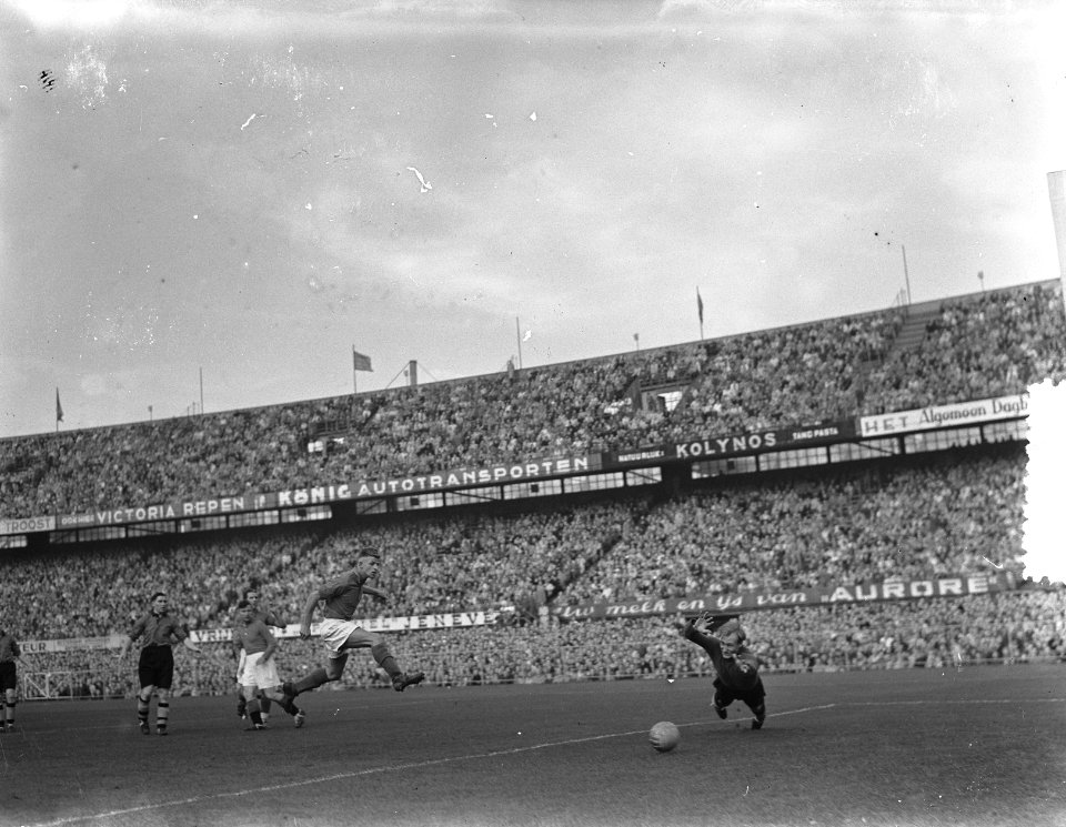 Voetbal Nederlands elftal tegen Wolverhampton Wanderers 2-2. Doelpunt van Lugth…, Bestanddeelnr 905-3519