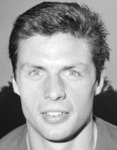 Voetballer Wim Suurbier van de Amsterdamse voetbalclub Ajax, Bestanddeelnr 918-4567 (cropped)