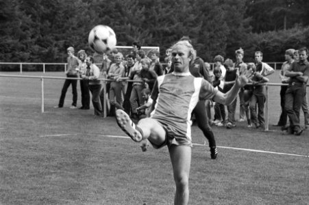 Voetballer Ruud Geels tijdens de training van het Nederlands elftal in Zeist voo, Bestanddeelnr 931-6653