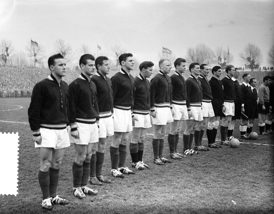 Voetbalmatch Duitsland tegen Nederland 2-1 te Dusseldorf Nederlands elftal, Bestanddeelnr 907-6430