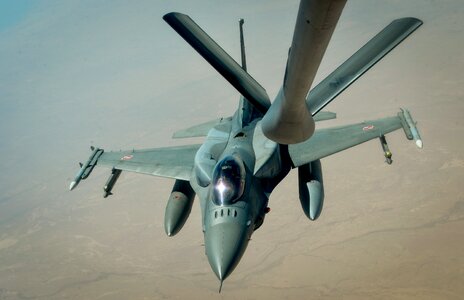 Aerial refueling sky boom photo