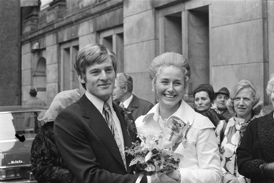 Voetballer Martin Kamminga van DWS treedt in huwelijk m Toni Galavazi , stadhuis, Bestanddeelnr 924-2971