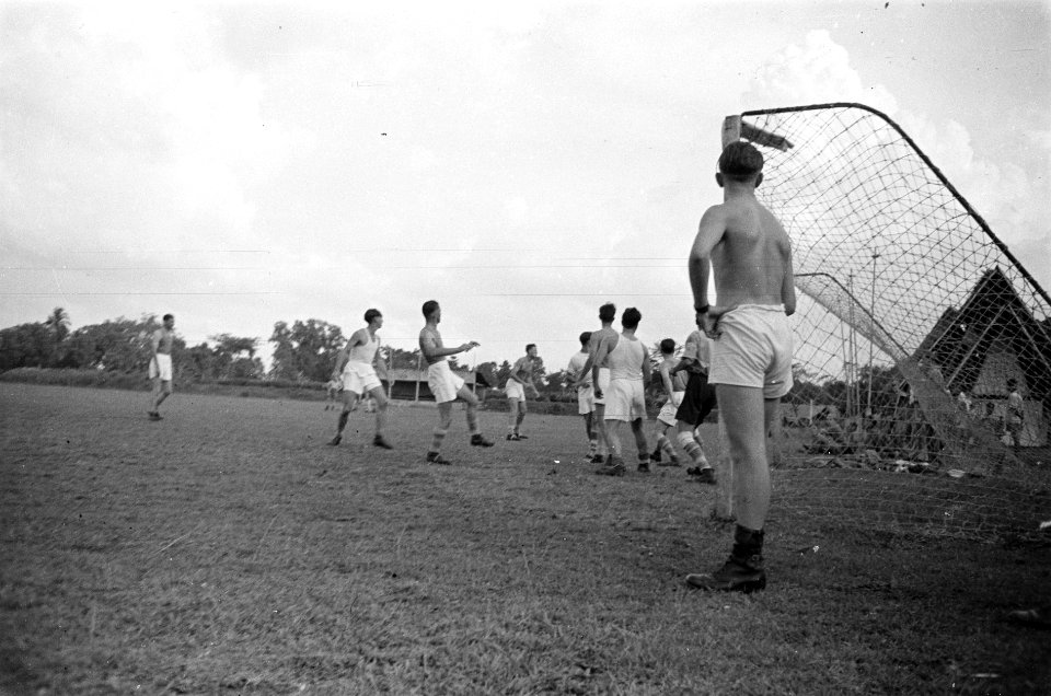 Voetbalwedstrijd, Bestanddeelnr 1945