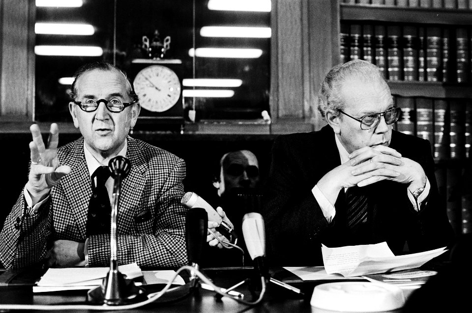 VNO voorzitter van Veen (l) en minister Albeda (Sociale Zaken), Bestanddeelnr 930-5404