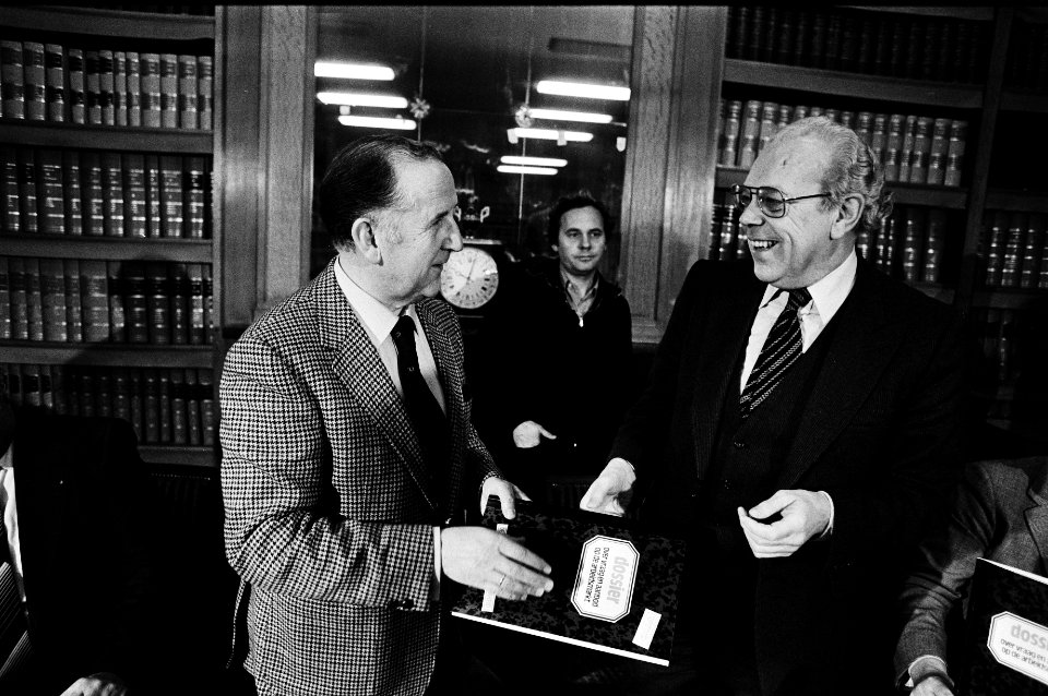 VNO voorzitter van Veen (l) en minister Albeda (Sociale Zaken), Bestanddeelnr 930-5403