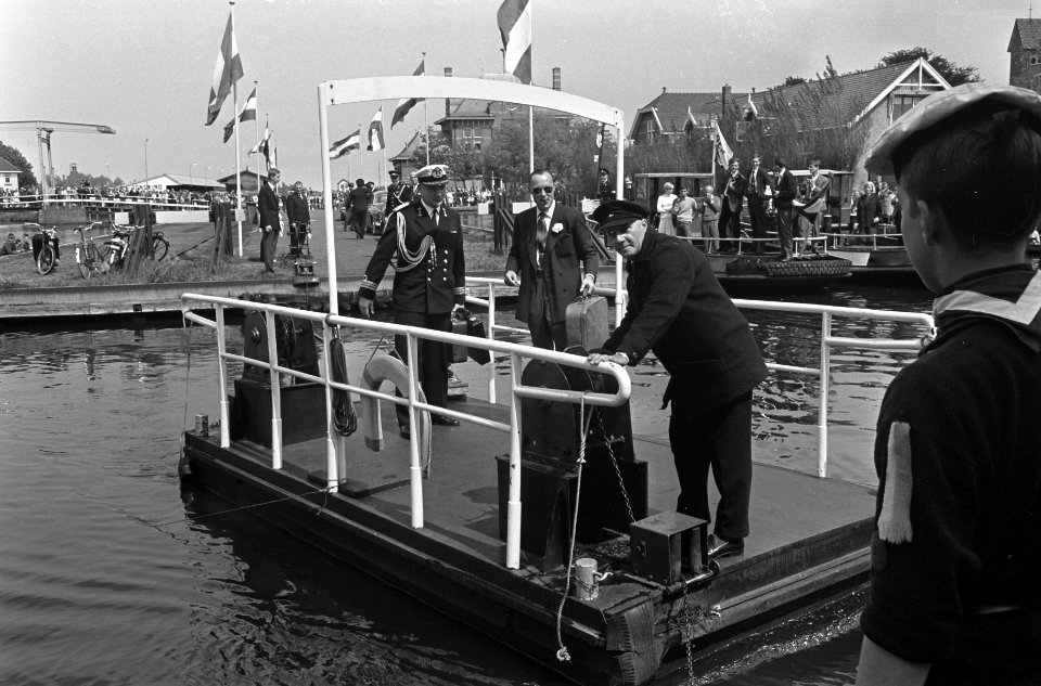 Vlootschow t.g.v. 75-jarig bestaan KVNWV, gehouden op Westeinderplassen, in aanw, Bestanddeelnr 917-8025