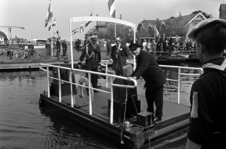 Vlootschow t.g.v. 75-jarig bestaan KVNWV, gehouden op Westeinderplassen, in aanw, Bestanddeelnr 917-8025
