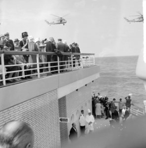 Vlootschouw Scheveningen. Koninklijk paar op pier, Bestanddeelnr 912-7108