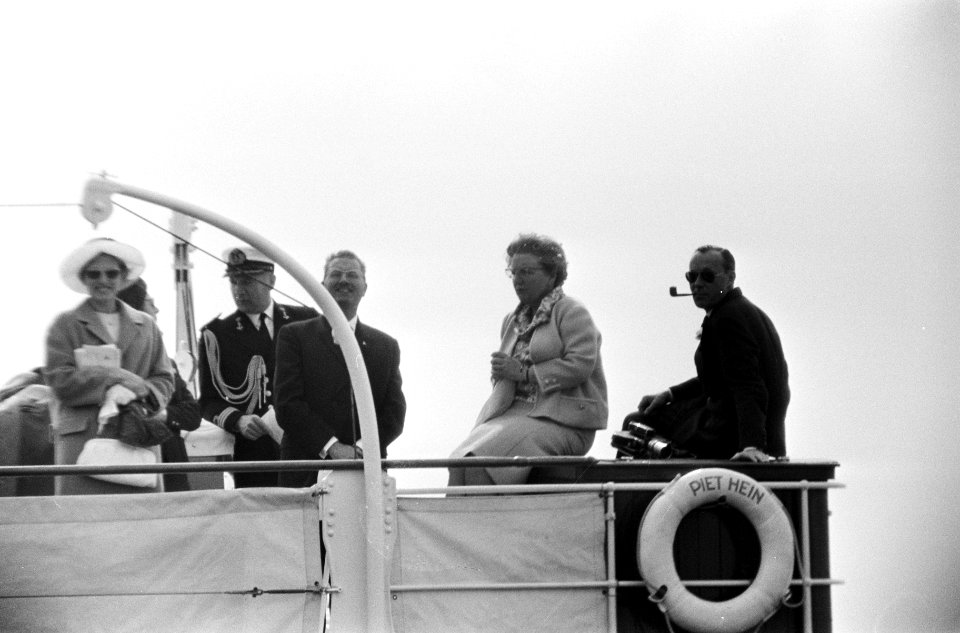 Vlootschouw t.g.v. 75-jarig bestaan KVNWV, gehouden op Westeinderplassen, in aan, Bestanddeelnr 917-8026