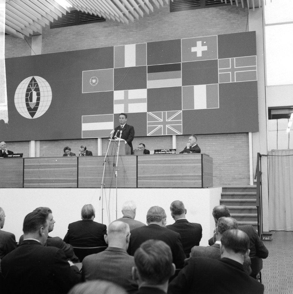 Voedselsymposium geopend in RAI door minister president mr V G M Marijnen , Bestanddeelnr 915-7340