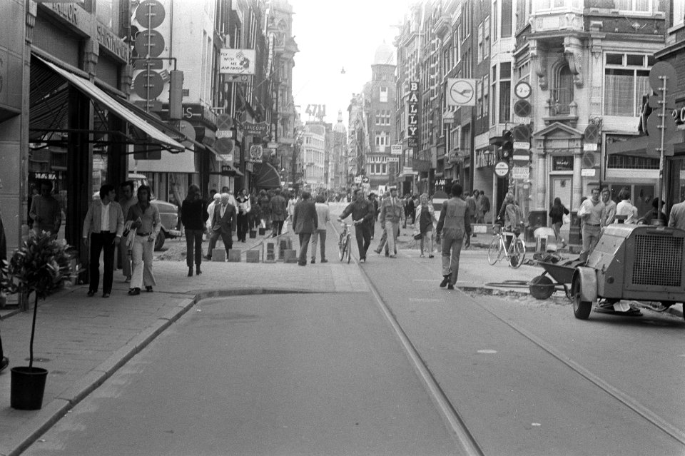 Vluchtheuvels op bruggen Leidsestraat verlengd, Bestanddeelnr 924-8014