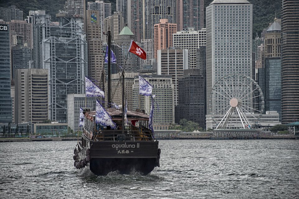 Skyline skyscraper shuttle service