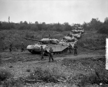 Vogelsang (West-Duitsland). Legeroefeningen 32e regiment. Centuriontanks in acti, Bestanddeelnr 908-0590