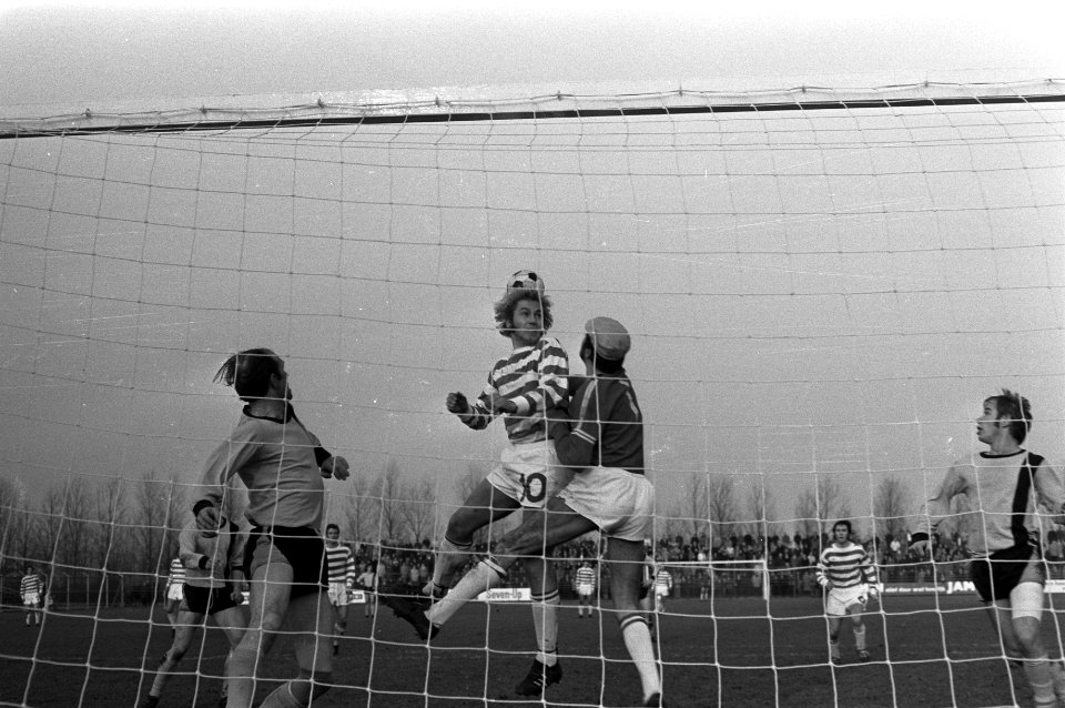 Volewijckers tegen Roda JC 0-1, duel Joop Lok (Volewijckers) (l) en doelman Dame, Bestanddeelnr 925-2641