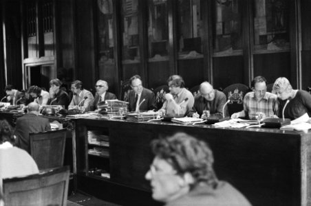 Voltallige college van burgemeester en wethouders, behalve wethouder Luimstra-Al, Bestanddeelnr 932-3376