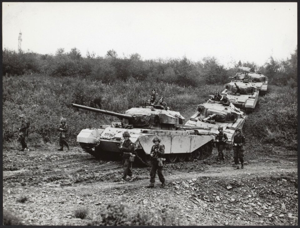 Vogelsang (West-Duitsland). Legeroefeningen 32e regiment. Centuriontanks en infa, Bestanddeelnr 050-0522