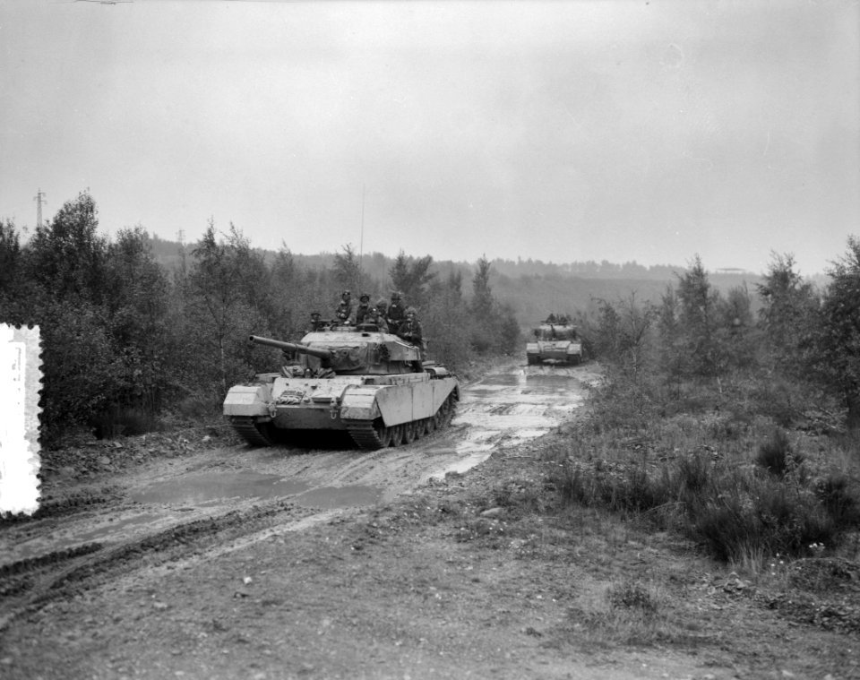 Vogelsang (West-Duitsland). Legeroefeningen 32e regiment. Centuriontanks in acti, Bestanddeelnr 908-0592