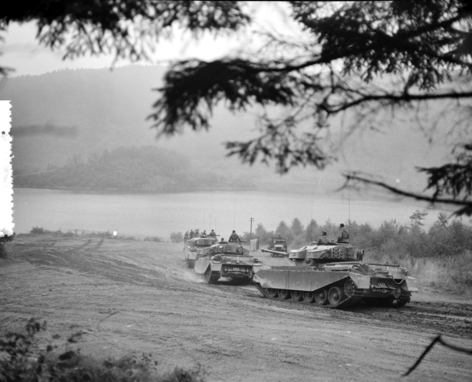 Vogelsang (West-Duitsland). Legeroefeningen 32e regiment. Centuriontanks in acti, Bestanddeelnr 908-0594