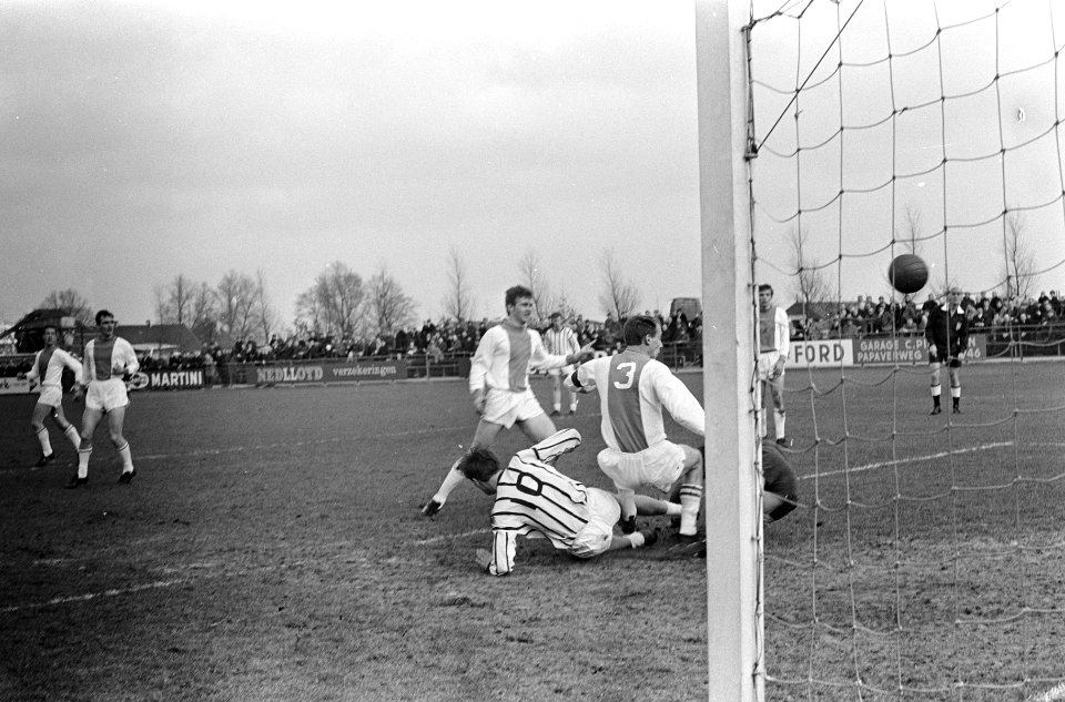 Volewijckers tegen Heracles 0-1, Norsink nummer 10 schiet raak, Volewijck-verded, Bestanddeelnr 920-1128