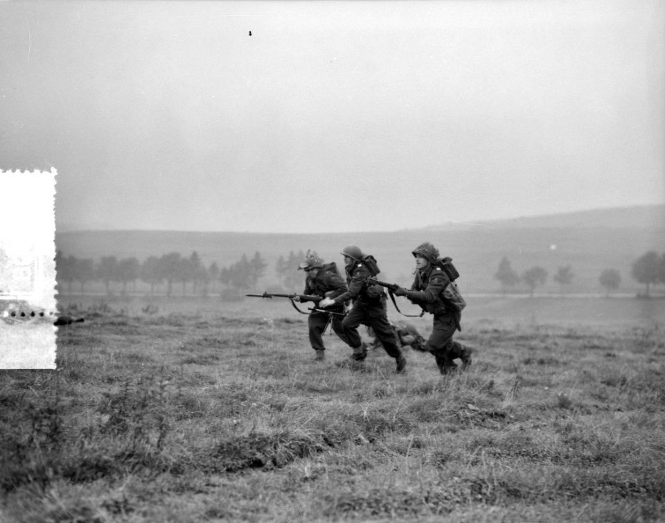 Vogelsang (West-Duitsland). Legeroefeningen 32e regiment. Infanterie-oefeningen, Bestanddeelnr 908-0598
