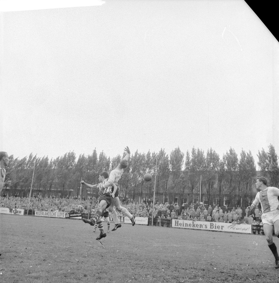 Volewijckers tegen Sparta 3-0. Keeper Hilton springende, Bestanddeelnr 913-0222
