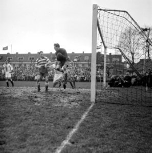 Volewijckers tegen Xerxes 3-3. Wilkes helpt keeper Wilkes, Bestanddeelnr 902-5739