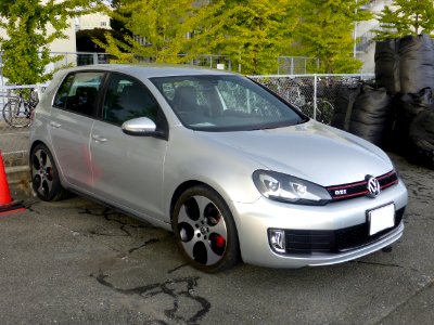 Volkswagen Golf VI GTI front