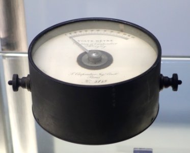 Volt Meter by Jules Carpentier, Duprez & Carpentier, Paris, France, early 20th century - Museum of Science and Industry (Chicago) - DSC06545