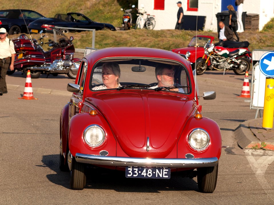 Volkswagen dutch licence registration 33-48-NE