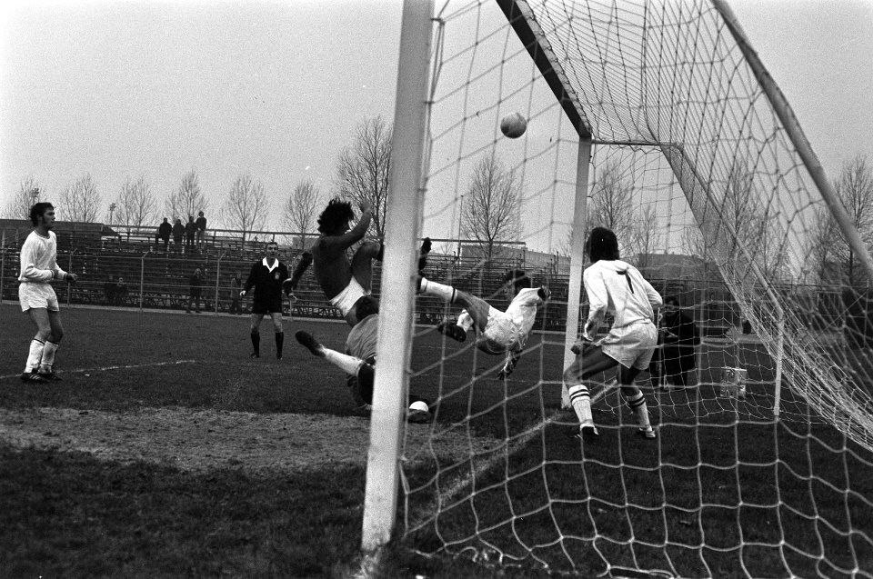 Volewijckers tegen Volendam 0-2, spelmoment, Bestanddeelnr 926-1220