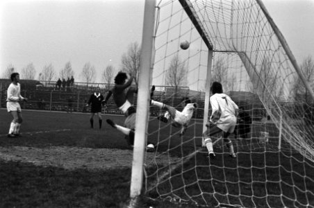 Volewijckers tegen Volendam 0-2, spelmoment, Bestanddeelnr 926-1220