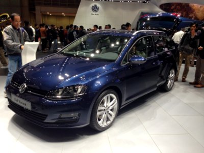 Volkswagen Golf Variant front - Tokyo Motor Show 2013