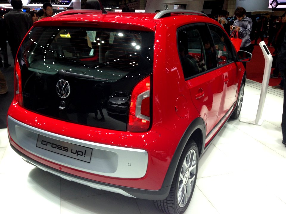 Volkswagen Cross up! rear - Tokyo Motor Show 2013