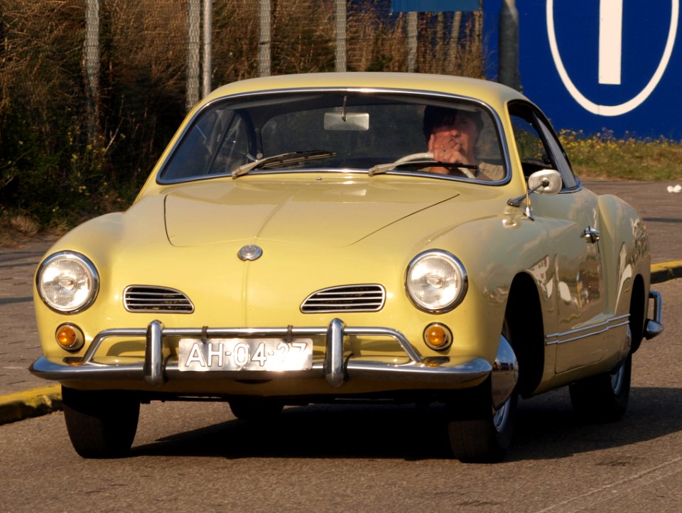 Volkswagen KARMANN GHIA AH-04-27