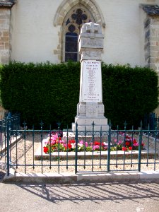 Volnay (Côte-d'Or, Fr) monument aux morts