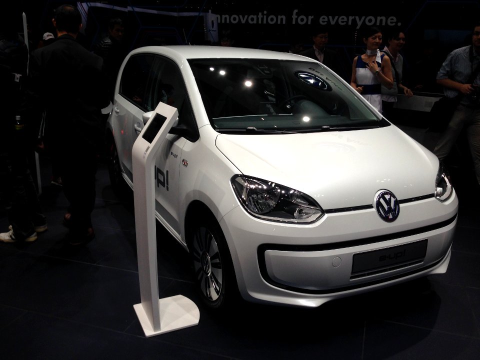 Volkswagen e-up! front - Tokyo Motor Show 2013