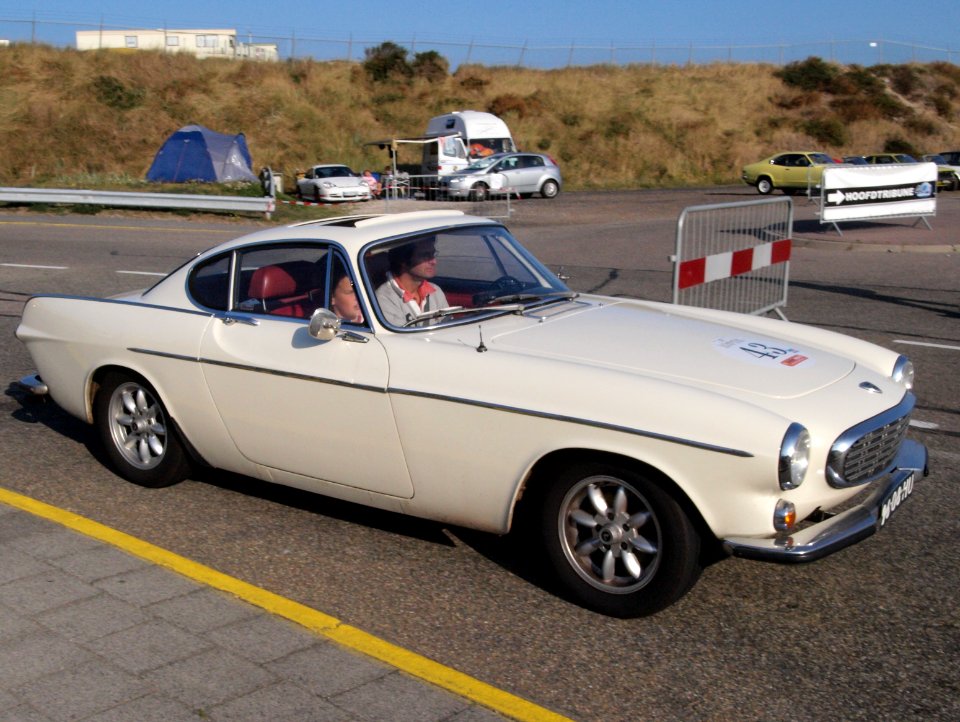 Volvo 18335 dutch licence registration 96-08-HU pic2