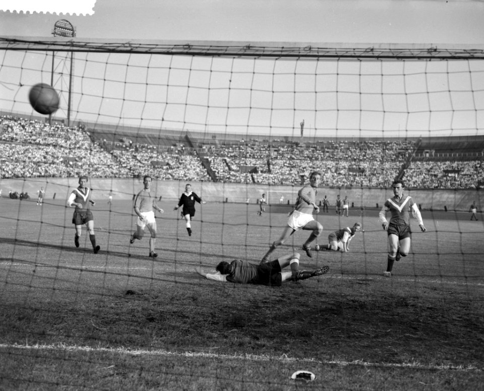 Volewijck tegen Elinckwijk in het Olympisch Stadion in Amsterdam Excl Utrecht , Bestanddeelnr 912-6823