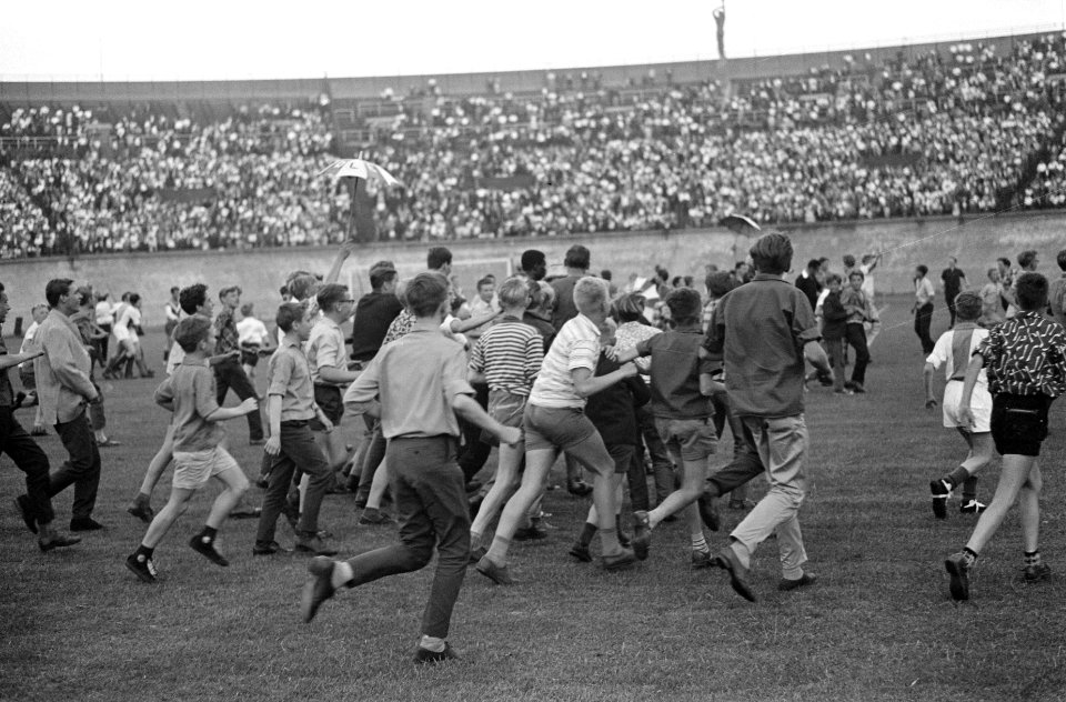 Volewijck tegen Elinckwijk in het Olympisch Stadion in Amsterdam Spelmoment, Bestanddeelnr 912-6828